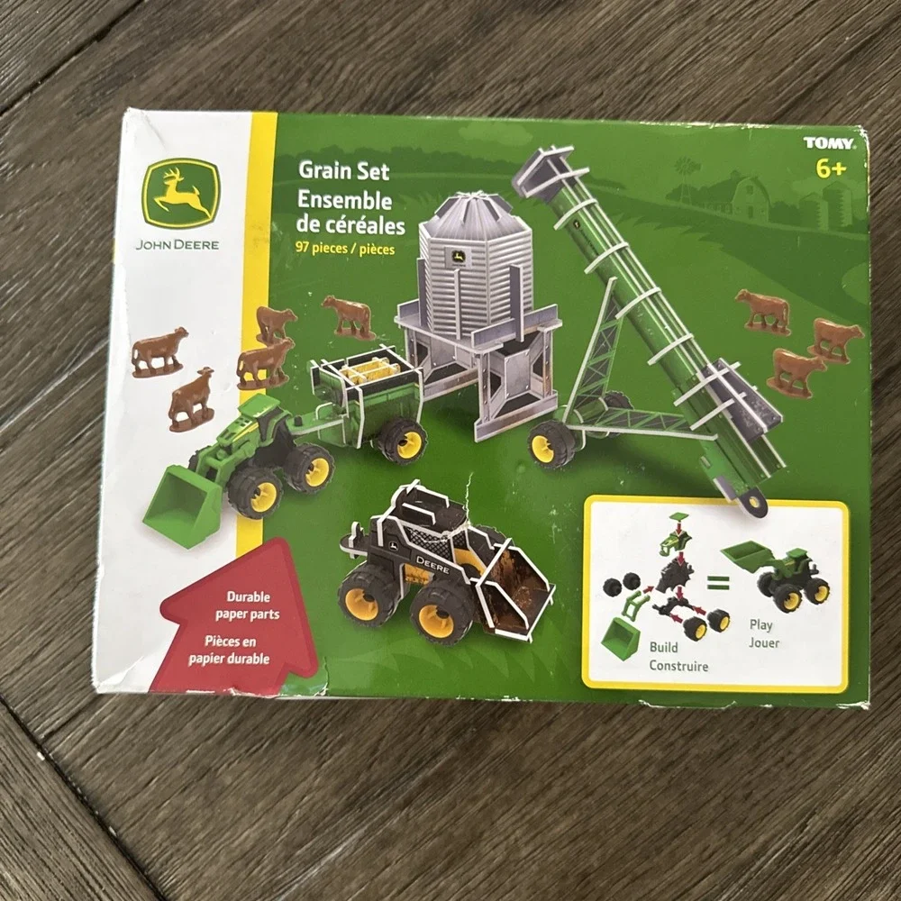 NEW John Deere Build it‎ Buildable Grain Bin, Auger, Tractor, Wagon LP83181